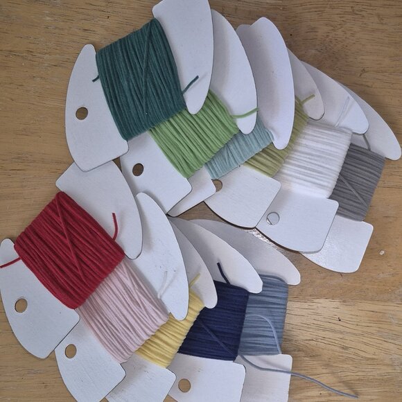 Threads-Rainbow Gallery- Petite Very Velvet-11 colors-for needlearts - Picture 5 of 5